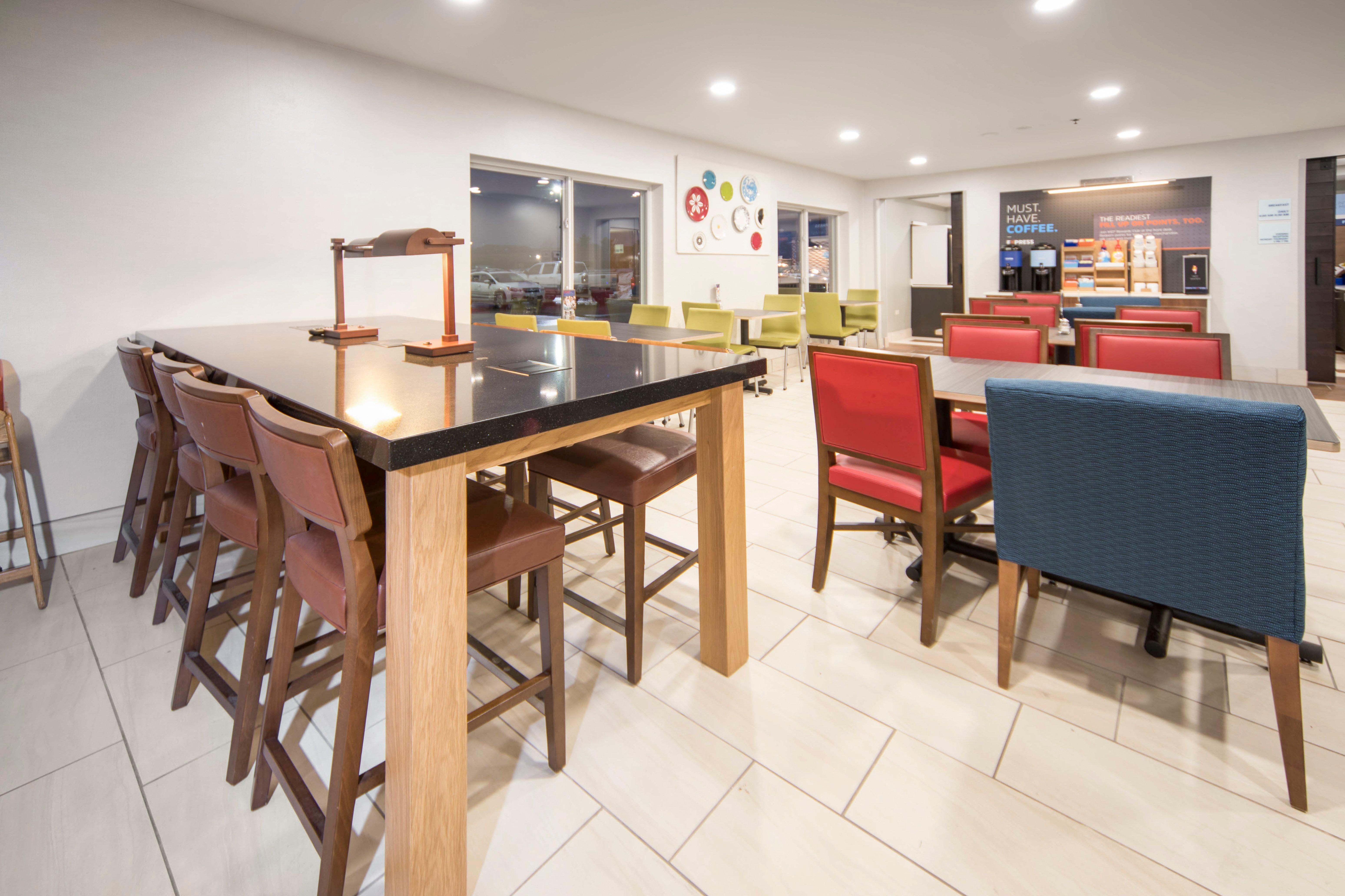 Express Chicago Northwest-vernon Hills By Ihg
