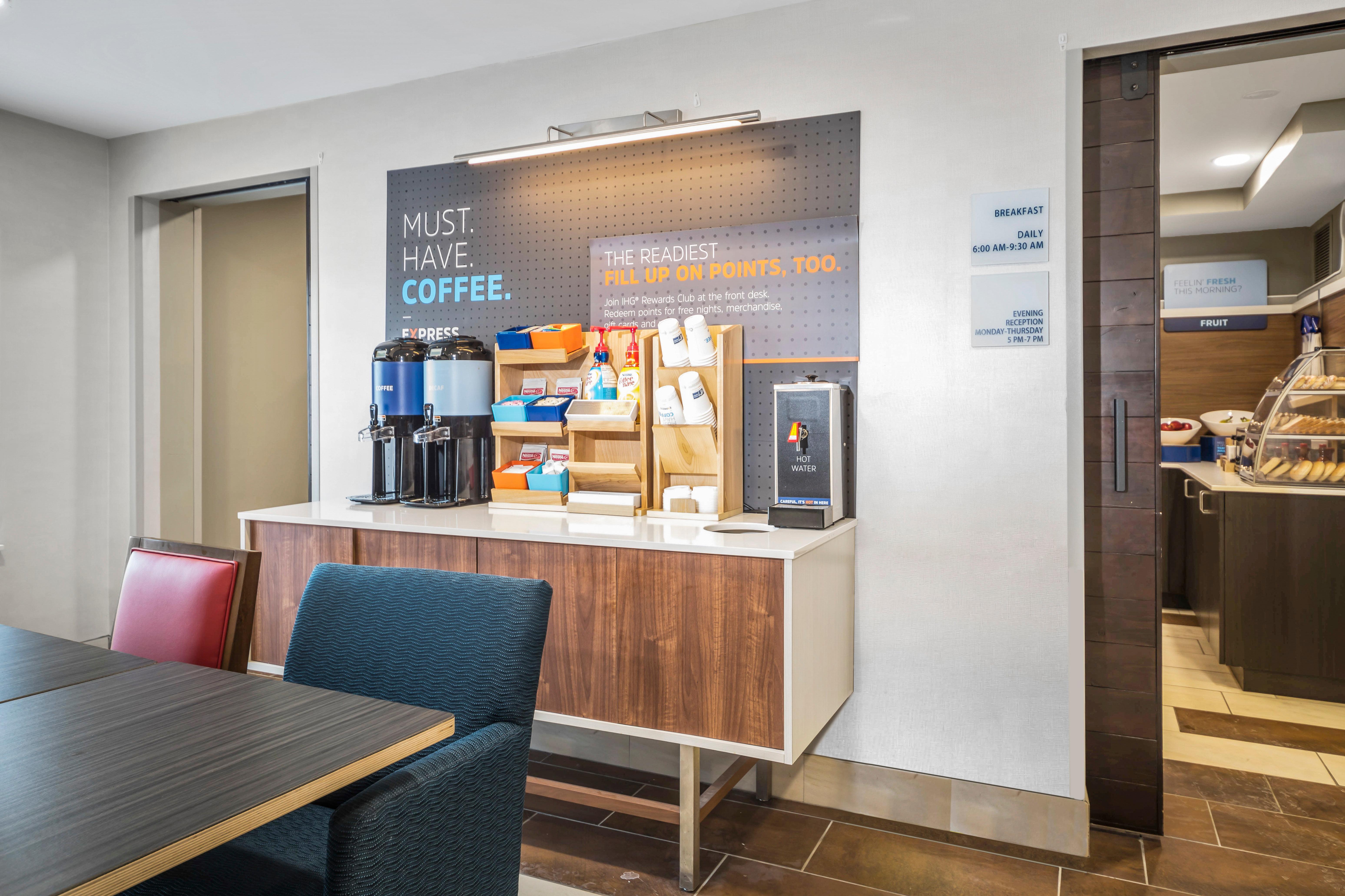 Express Chicago Northwest-vernon Hills By Ihg