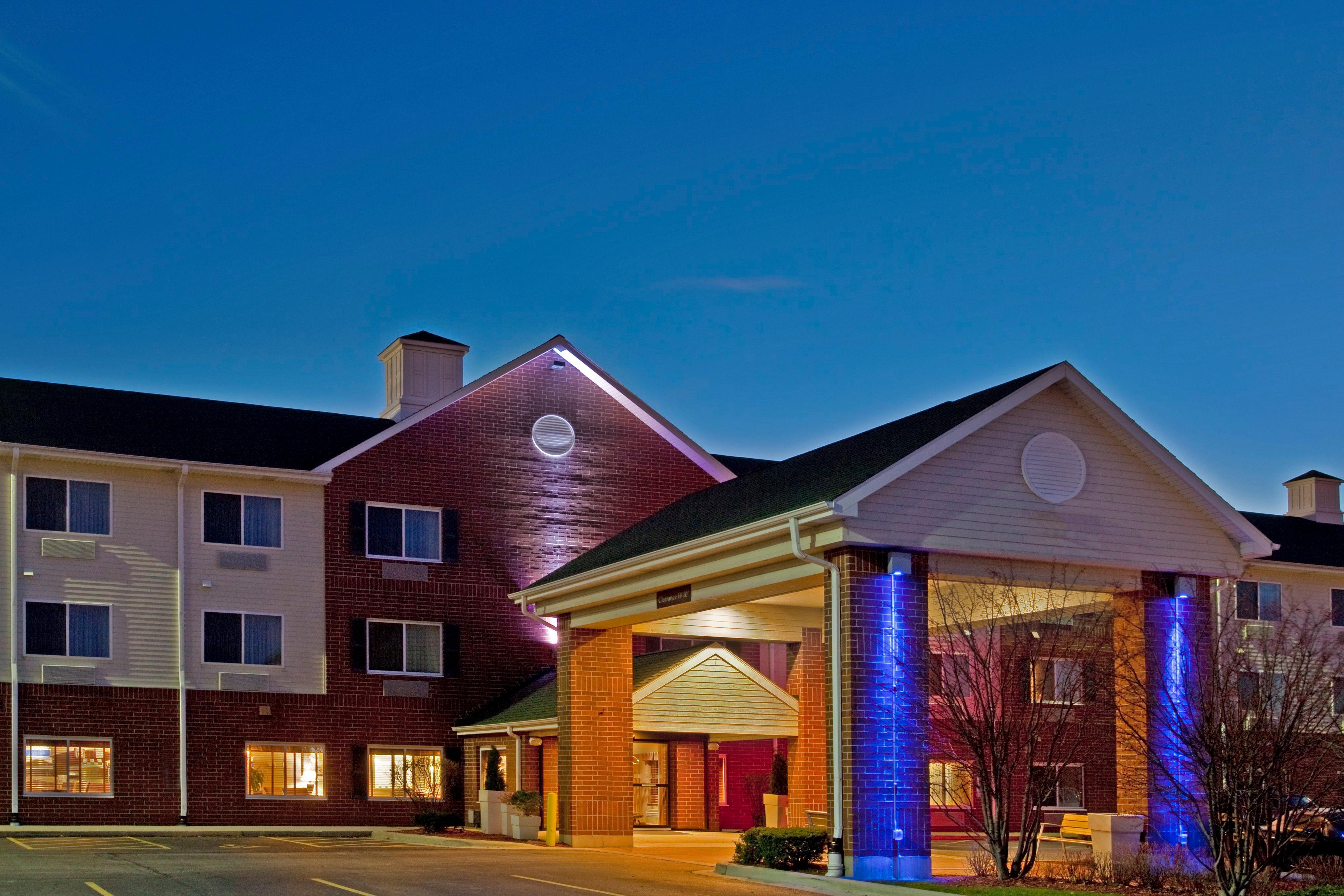 Hotel Express Chicago Northwest-vernon Hills By Ihg