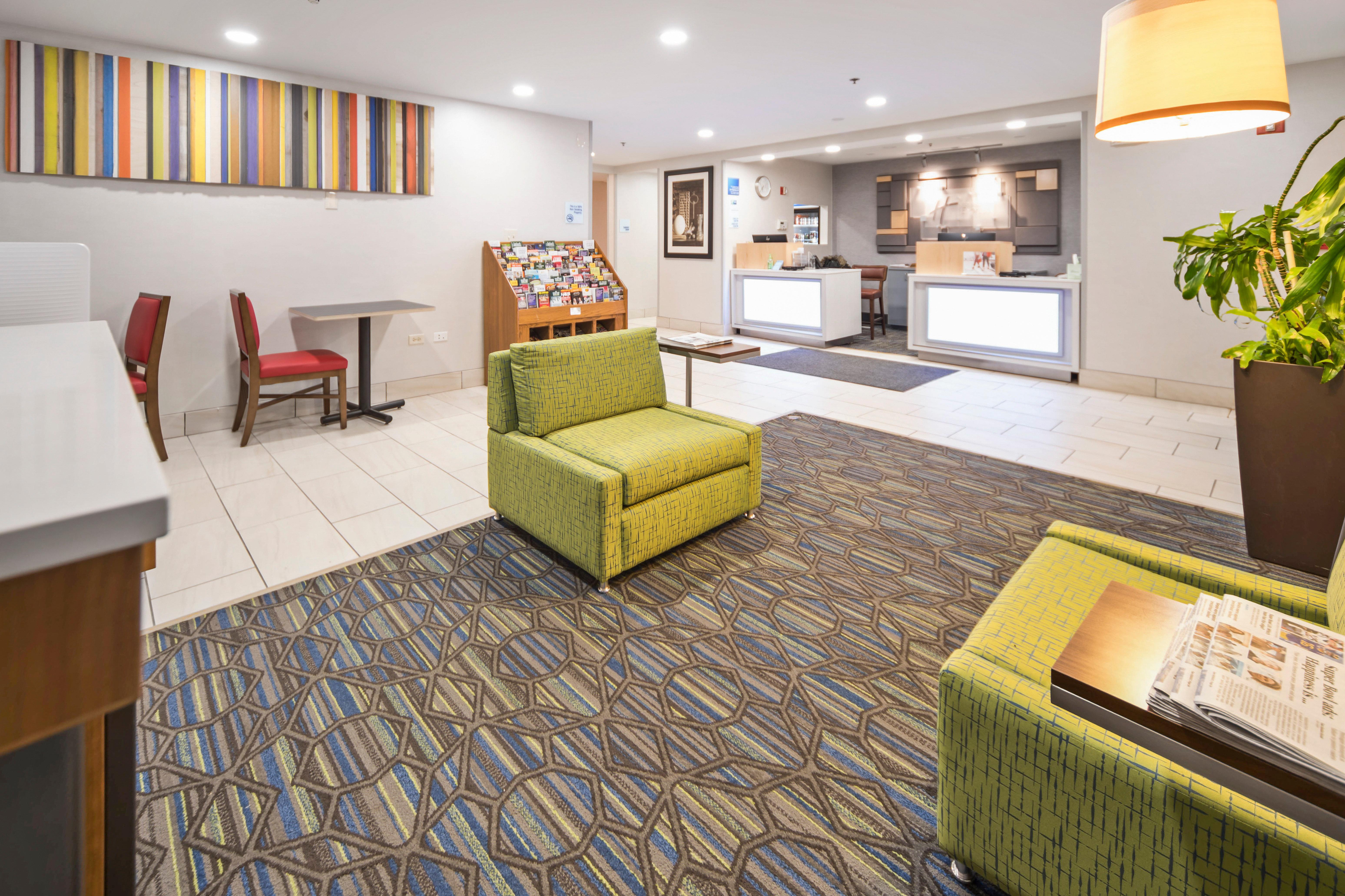 Hotel Express Chicago Northwest-vernon Hills By Ihg 2*