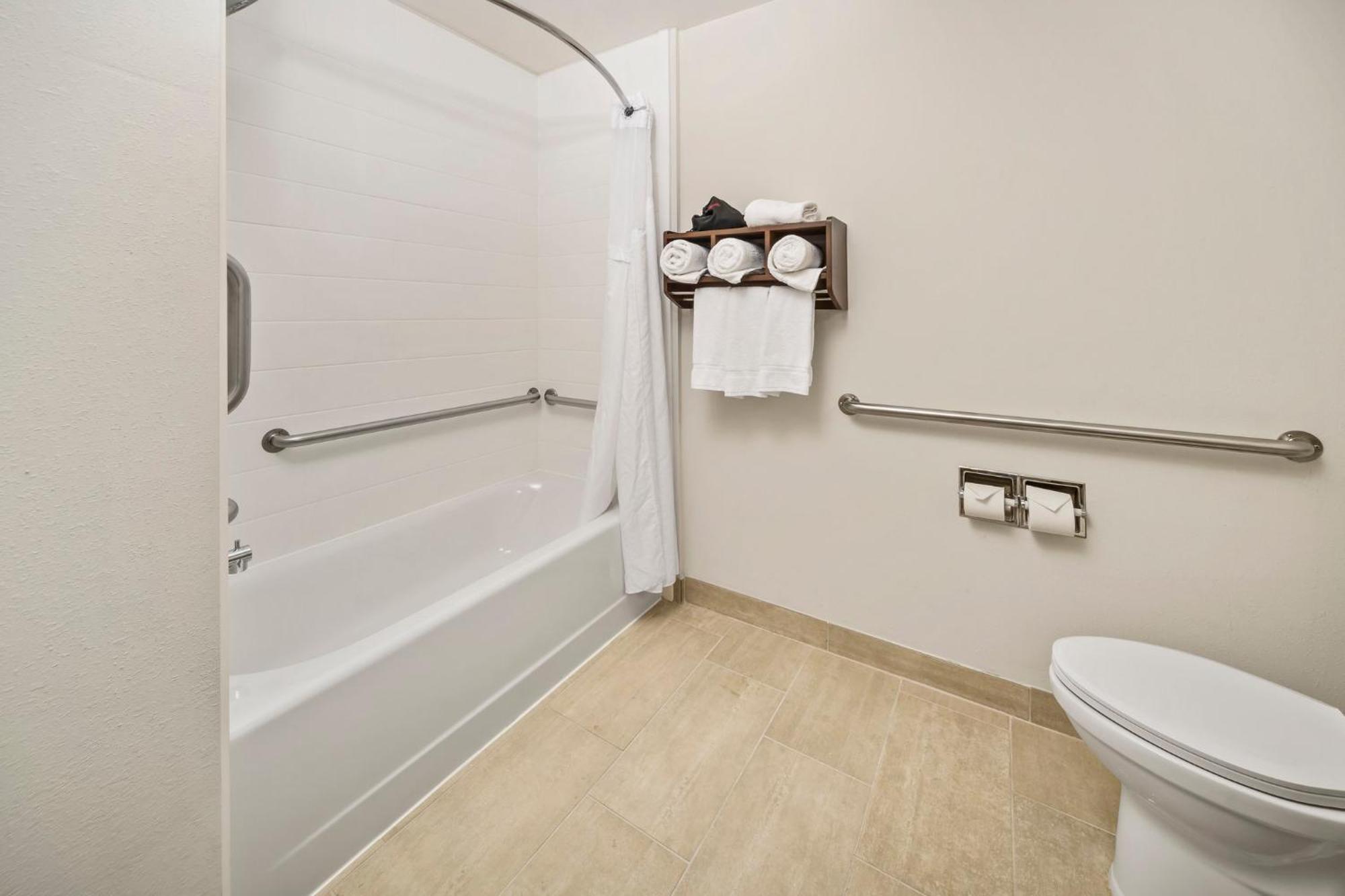Express Chicago Northwest-vernon Hills By Ihg Hotel Vernon Hills