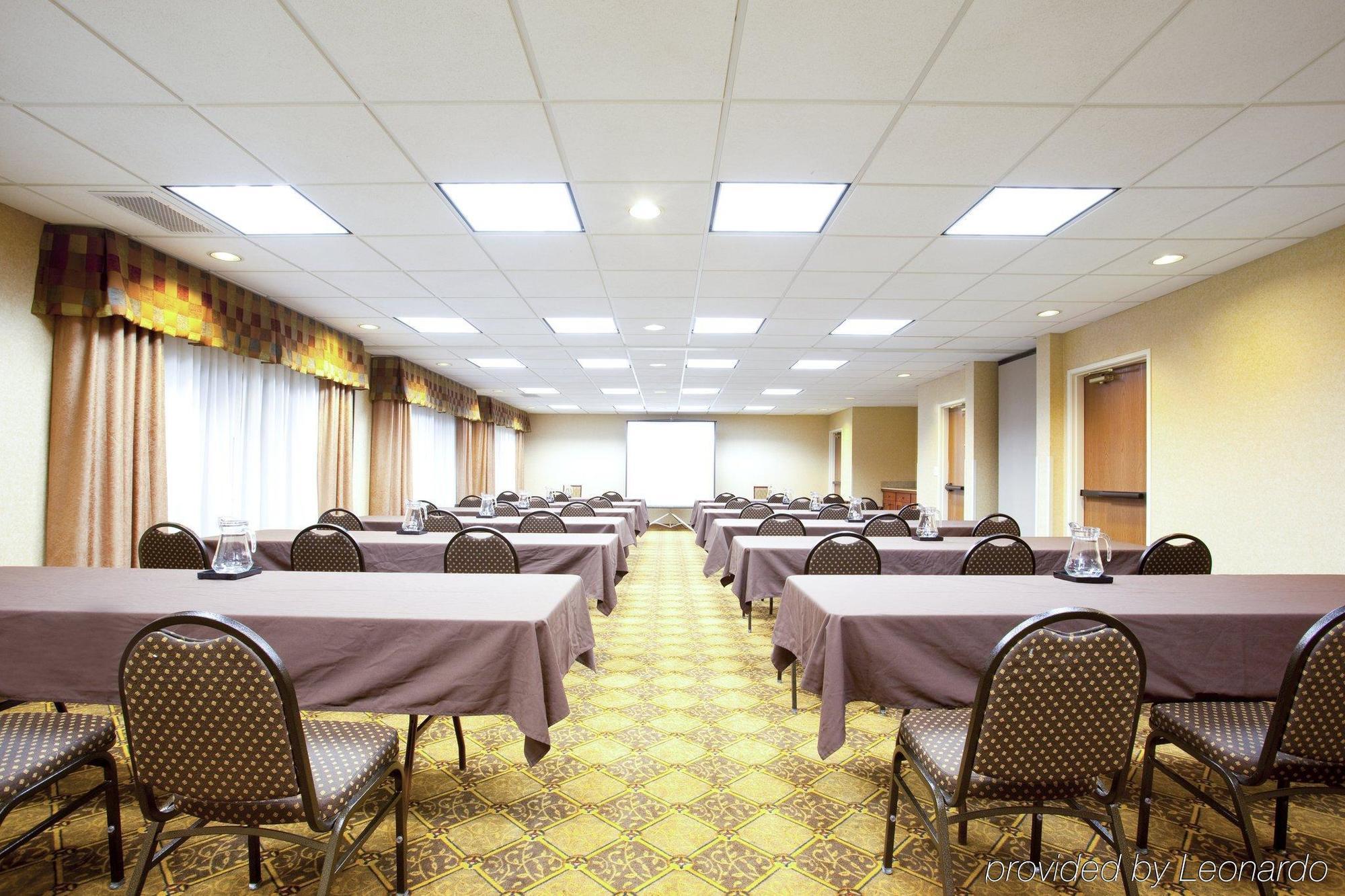 Hotel Express Chicago Northwest-vernon Hills By Ihg 2*