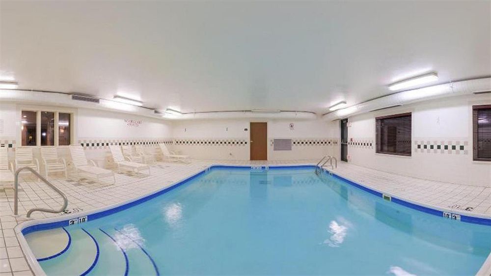 Express Chicago Northwest-vernon Hills By Ihg 2* Vernon Hills