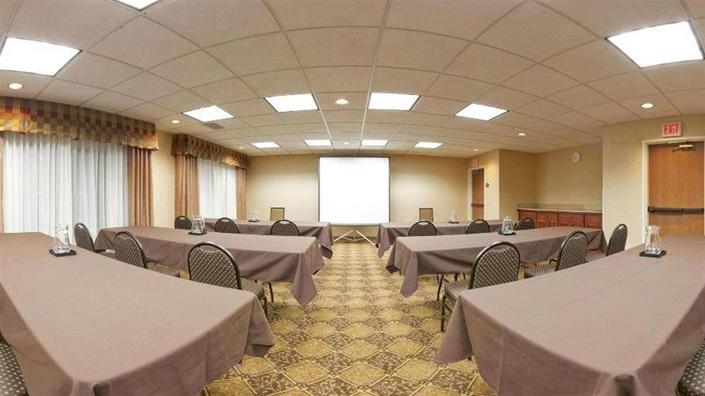 Express Chicago Northwest-vernon Hills By Ihg Vernon Hills