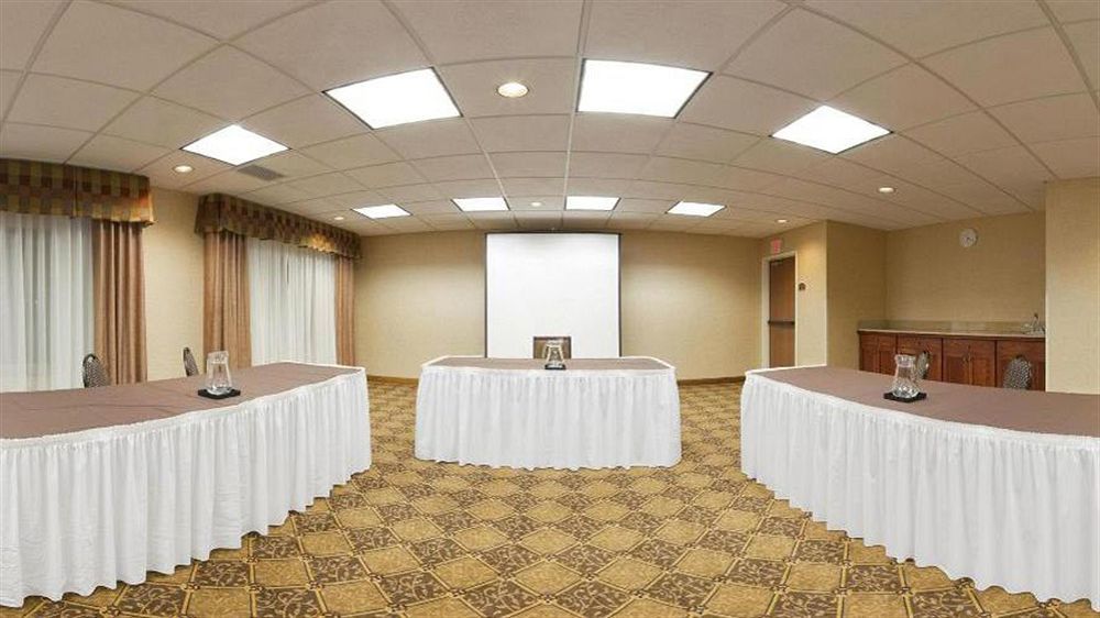 Express Chicago Northwest-vernon Hills By Ihg Hotel