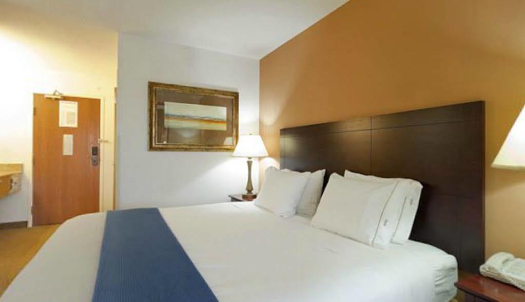 Express Chicago Northwest-vernon Hills By Ihg Hotel Vernon Hills